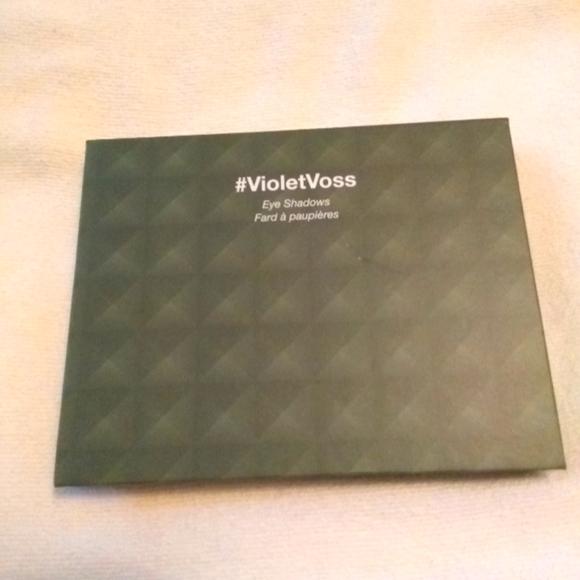 💜2 for $25💜🍸Violet Voss Olive You Forever Palette🍸 - Picture 4 of 4